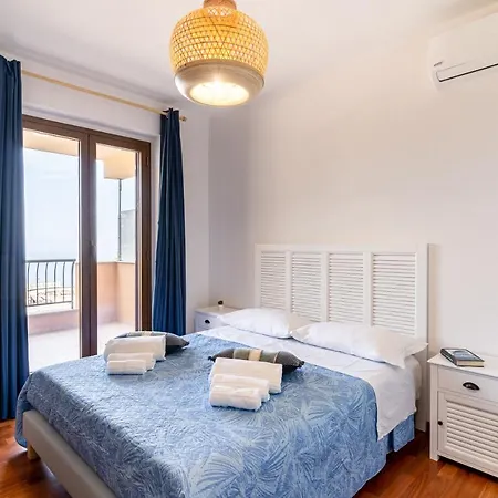 Calipso Big With Sea View, Parking & Pool דירה